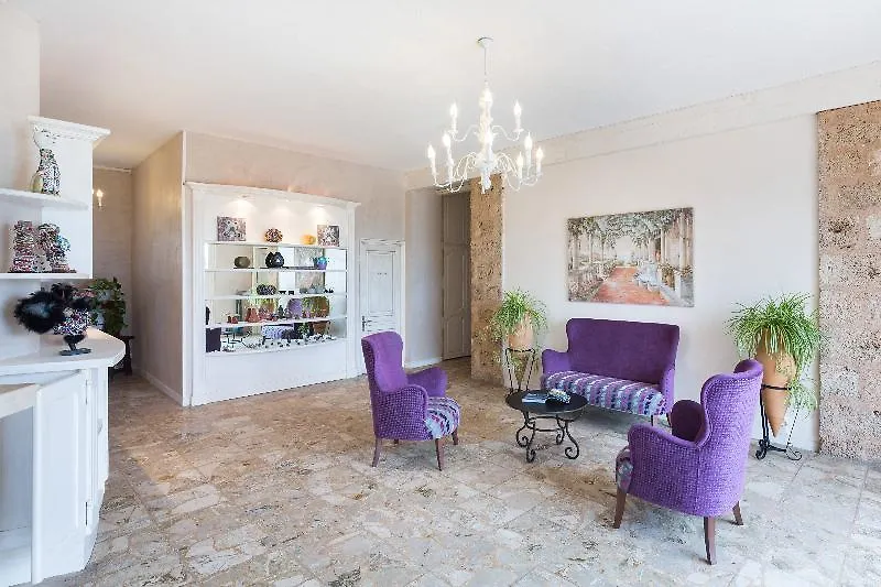 La Bastide De Tourtour Hotel & Spa 4*,